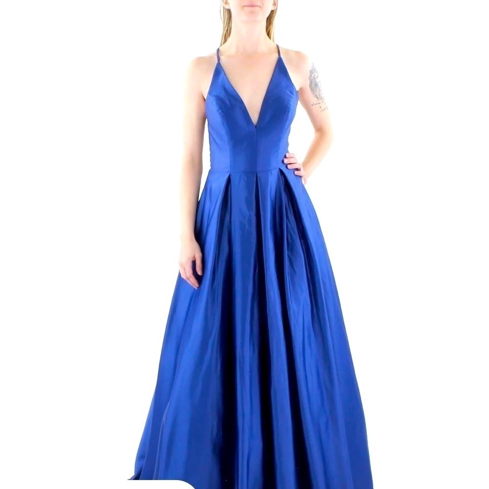 BLONDIE NITES  
Juniors Womens V-Neck Formal Evening Dress